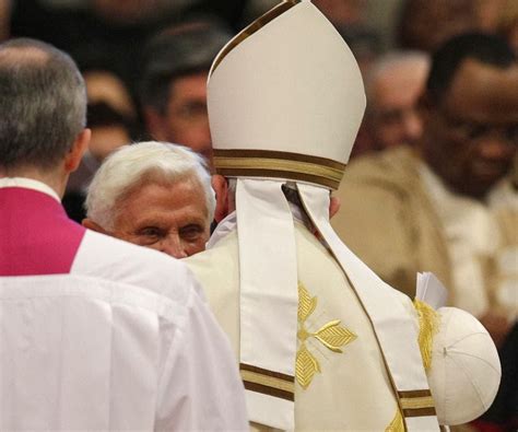 catholicvs fotos del papa emerito  el papa reinante juntos de nuevo