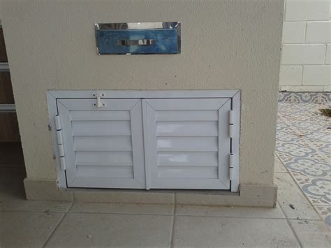 Portinhola No Piso Ou No Forro De Casas - Portinholas - Vis Aluminium