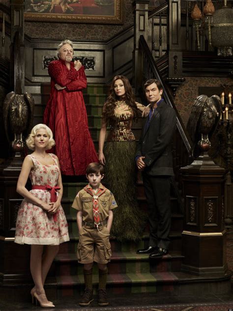 'Mockingbird Lane': NBC Airing 'The Munsters' Reboot As Halloween Special | HuffPost