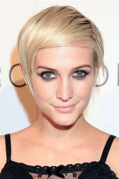 The 18 Greatest Celebrity Pixie Cuts Of The Past Decade Coupe Courte Femme Coupe Courte Femme