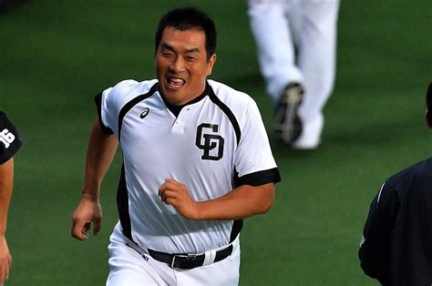 山本昌50歳、ついに引退決断の時。「ラジコンはもちろん再開するよ」 プロ野球 Number Web ナンバー