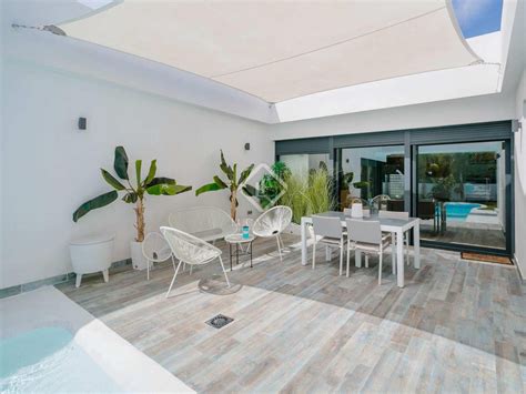 Exclusiva Villa Chalet De 338 M2 En Venta En Denia Comunidad