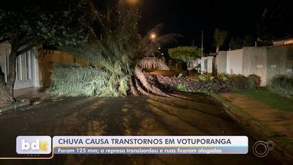 Forte chuva causa alagamentos em Votuporanga São José do Rio Preto e