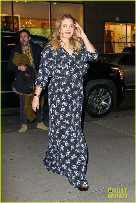 Drew Barrymore Says She S Made Peace With Fame Life Photo