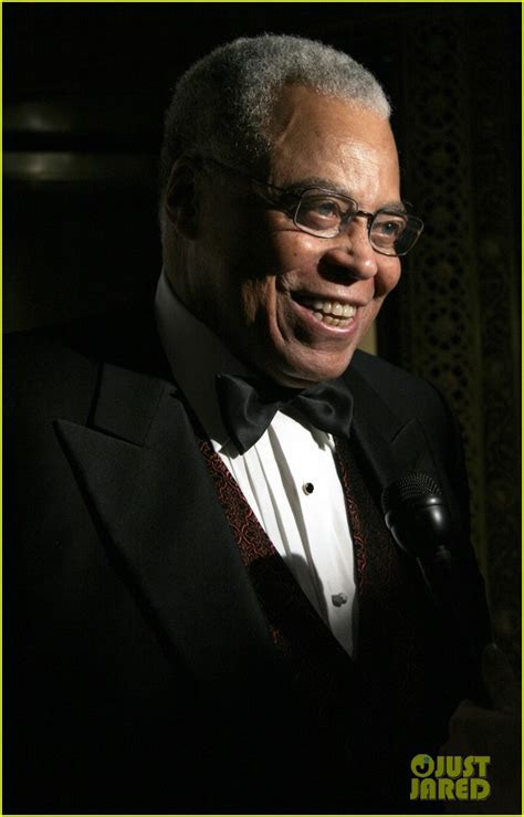 James Earl Jones Retires As The Voice of Star Wars' Darth Vader: Photo ...