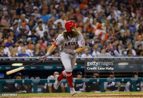 Los Angeles Angels Of Anaheim Right Photos And Premium High Res