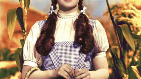 La robe de Judy Garland dans le Magicien d Oz adjugée 480 000 KULTT