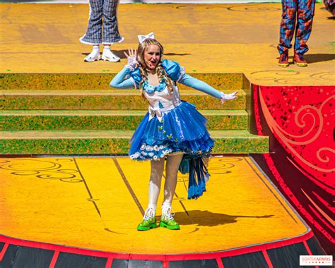 Disneyland Paris Spectacle Alice Et La Reine De Coeur Aux Walt Disney