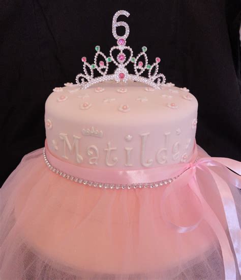 Pin By Kristen Freeman On Moriahs 6th Birthday Princess Birthday Cake