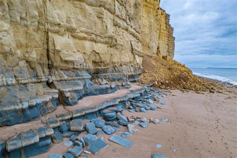 Shocking Pictures Show Huge Rockfall Blocking Beach In Notorious Area Of Jurassic Coast Need