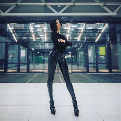 Women In Leather Latex And Corsets 🖤💙 Sexy Latex Pants 💯💯