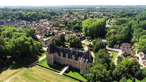 SAINT AMAND EN PUISAYE La Bourgogne