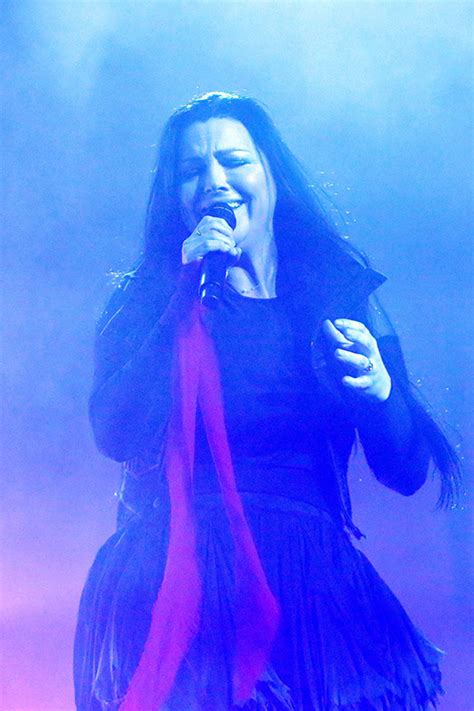 Evanescence: “The Bitter Truth” Tour at United Center - Chicago Concert ...