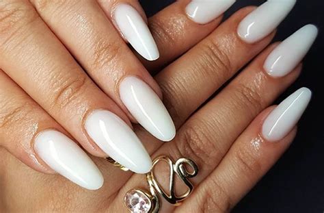 Les Ongles Milky La Tendance Nail Art Du Moment Ongles Vernis