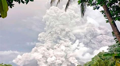 Gunung Ruang Erupsi PVMBG Minta Warga Waspada Tsunami Murianews