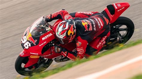 Daniel Holgado Remporte La Victoire En Moto Au Portugal Et Bat Jos