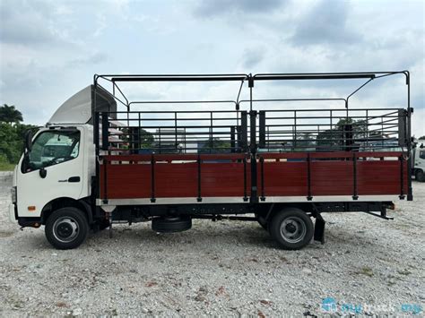 hino xzcl kg  selangor manual  rm mytruckmy