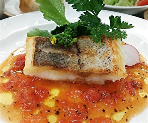 白身魚のポワレ フレッシュトマトのソース レシピ 料理 レシピ 魚 レシピ 簡単