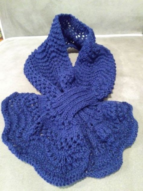 Knit Keyhole Scarf