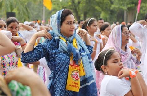 Harsimrat Targets Aap Congress During Sangat Darshan In Mansa