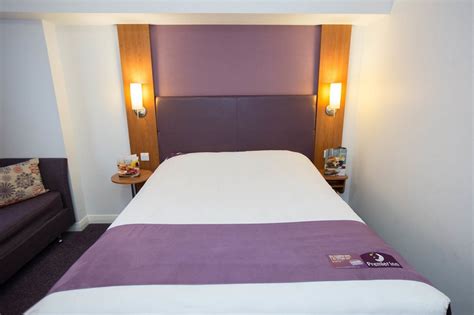 Premier Inn London City | Secure Your Holiday, Self-Catering, or Bed and Breakfast Booking Now!