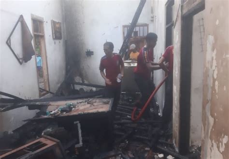 Dua Rumah Milik Kakak Adik Di Situbondo Hangus Terbakar