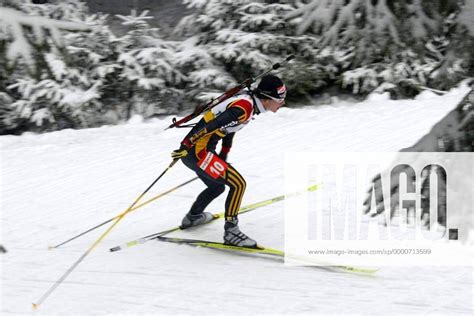 Uschi Disl Deutschland Durchquert Einen Waldabschnitt Biathlon Damen