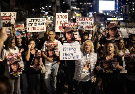 Porodice talaca koje drži Hamas protestovale u Tel Avivu Želimo