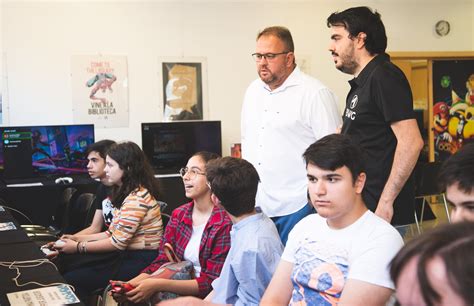 El Alcalde Visita La Nueva Sala Gamer Que Se Ha Habilitado En El