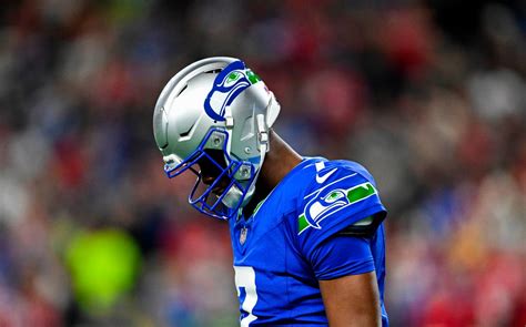 Emotional Geno Smith Admits He Needs To Do A Better Job Leading When