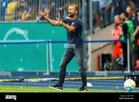 Michael Schiele Eintracht Braunschweig Fotos Und Bildmaterial In