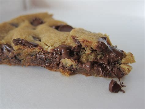 Review Pizza Hut Ultimate Hershey S Chocolate Chip Cookie Brand Eating