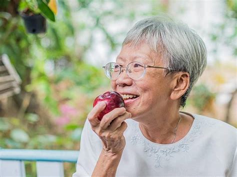 曾被判只能再活半年，台大醫師罹癌後存活45年！奉行「生理時鐘養生法」，從此不生病 幸福熟齡 Line Today