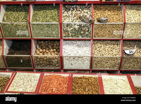 Dubai, spices Souk Stock Photo - Alamy