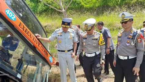 Fakta Fakta Kecelakaan Bus Rosalia Indah Di Tol Batang Semar