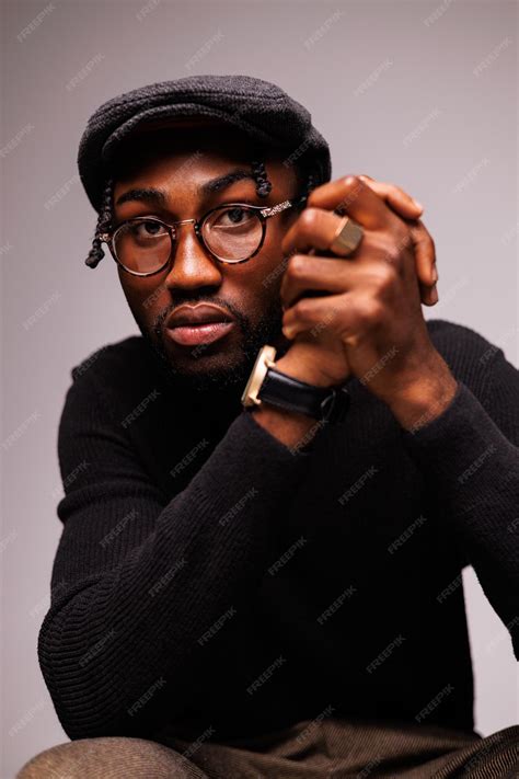 Premium Photo African American Man In Eyeglasses Flat Cap And