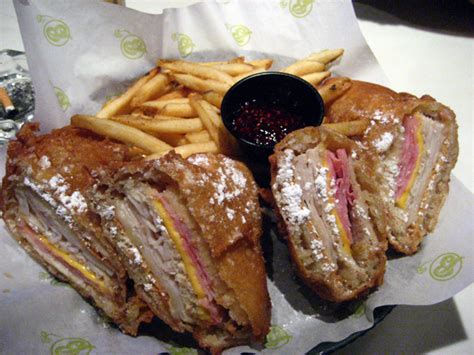 File:Bennigans monte cristo.jpg - Wikipedia