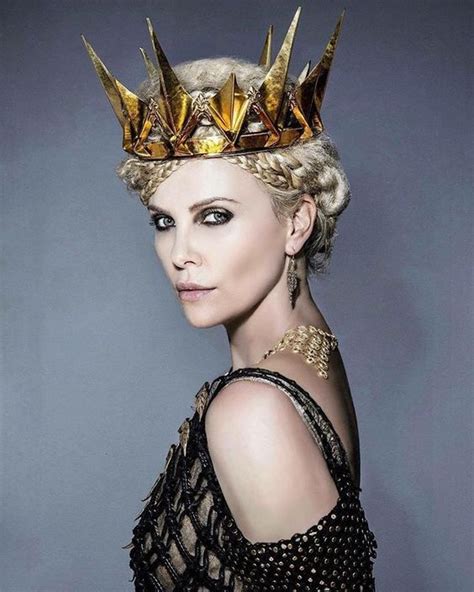 Top 40 Hottest Female Villains - Hood MWR | Charlize theron, Queen ...