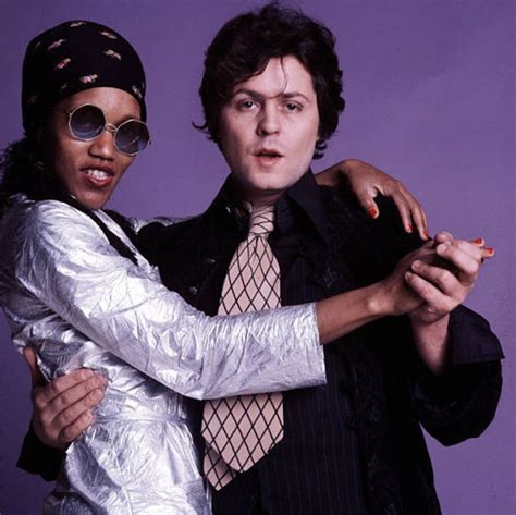 24 Romantic Photos Of Marc Bolan And His Girlfriend Gloria Jones From