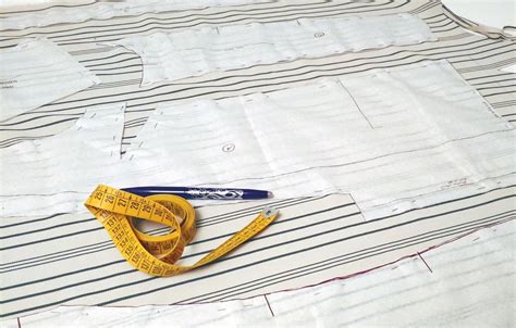 How To Pin Fabric To Pattern Fashion Wanderer