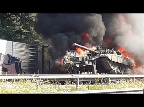 Pożar czołgu na autostradzie A6 Słychać wybuchy YouTube