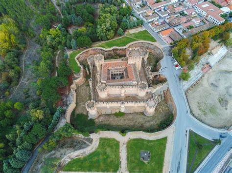 Vista Aérea Em Castelo Da Aldeia Histórica Coca De Segovia Espanha