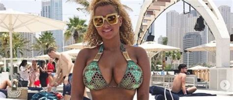 Hot Sexy Georgina Seaman Bikini Pics