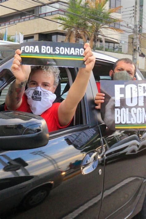 Carreata Por Impeachment De Bolsonaro Tem Grande Adesão Em Fortaleza Dom Opovo