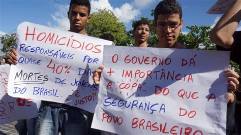 Moradores Fazem Protesto Em Porto Seguro Onde Treina A Sele O Da Alemanha