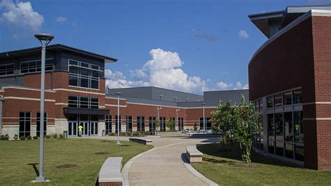 New Collierville High School: Take a look inside