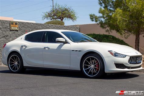 20 Inch Staggered Ferrada Fr4 Machine Black W Chrome Lip On A 2018