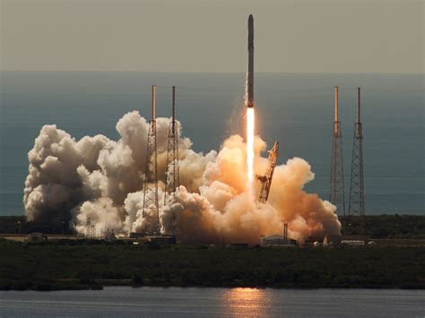 SpaceX's next self-landing rocket test is in December - Business Insider