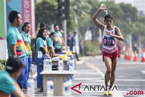 racewalk king hendro bags gold  mens km match antara news