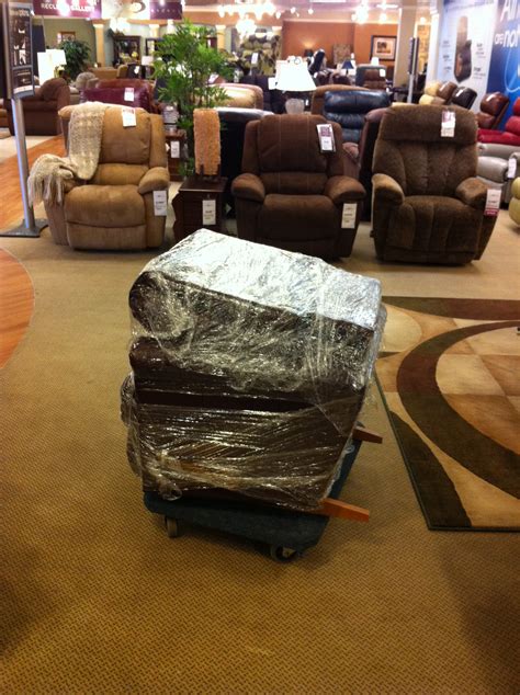 Furniture Pick-up and Delivery Service | Sam's Small MovesSam's Small Moves